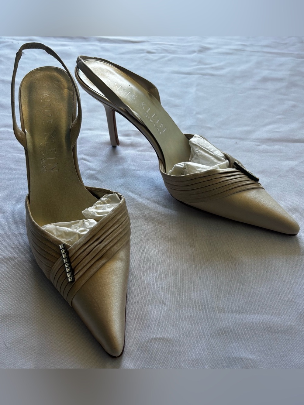 Anne Klein Women’s Sling Back Pointed Toe Kitten Heels in Champange Sz 7.5
